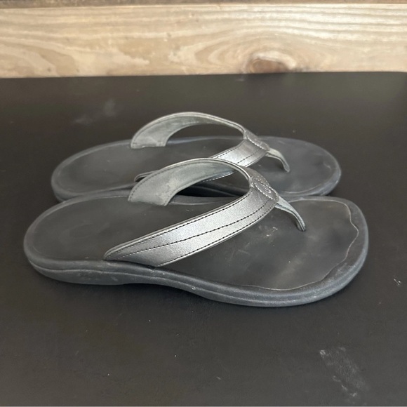 OLUKAI Ohana Pewter Faux Leather Flip Flop Sandals Shoes Women’s Size 9 Summer - Picture 4 of 8